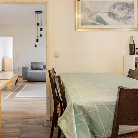 Mounik Quarto em Acomodações Particulares *